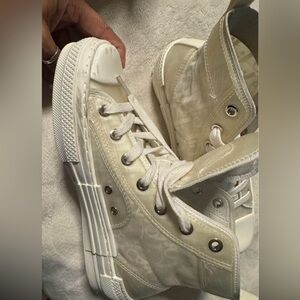 Dior size 6 woman for aale